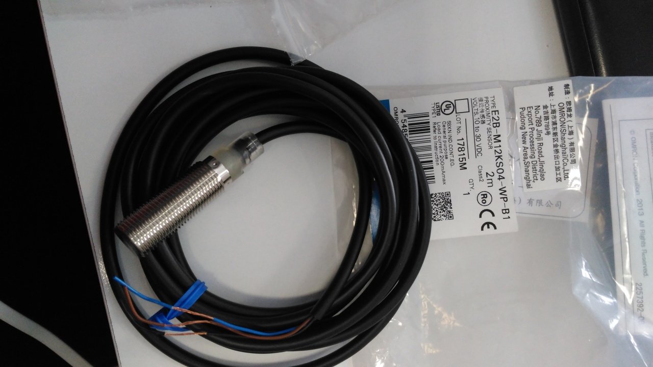 OMRON METRİK12 KABLOLU 4MM DÜZ KAFA PNP ENDÜKTİF SENSÖR